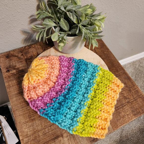 Handmade Colorful Knit Stocking Hat‎ - Picture 1 of 2